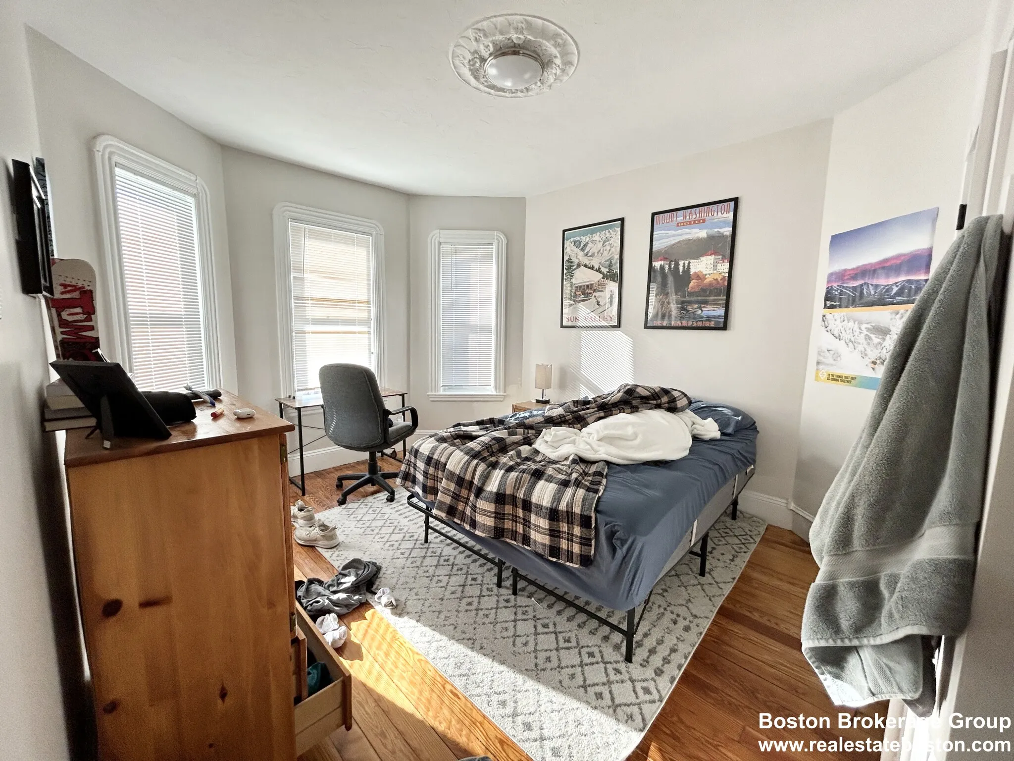 4 bed, 1.5 bath apartment for rent at 74 Marine Rd Unit 3, South Boston — photo 4 of 8