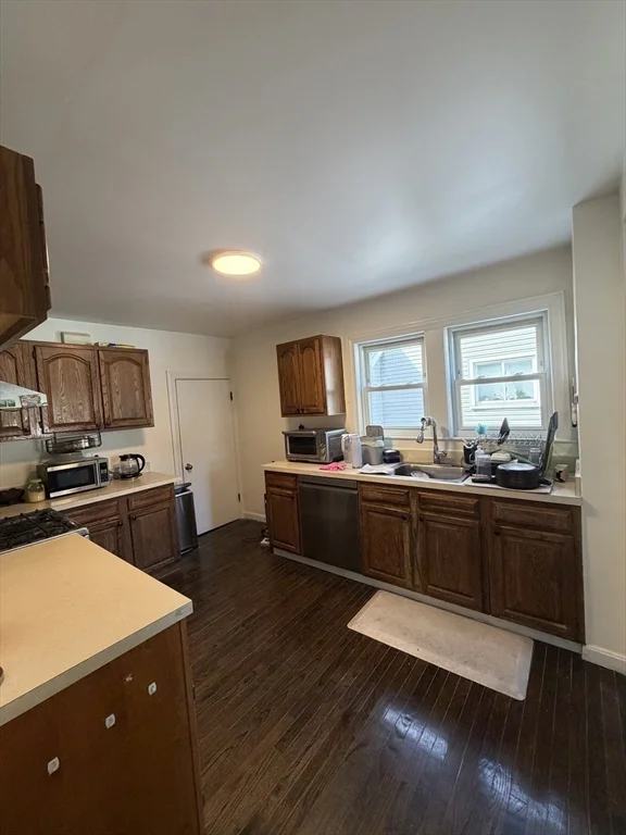 3 bed, 2 bath apartment for rent at 74 Marston St Unit 0, Medford — photo 5 of 23