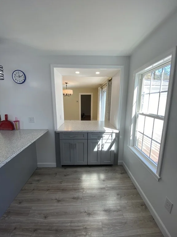 5 bed, 3 bath apartment for rent at 74 Moore Ave Unit N/A, Warren — photo 6 of 37