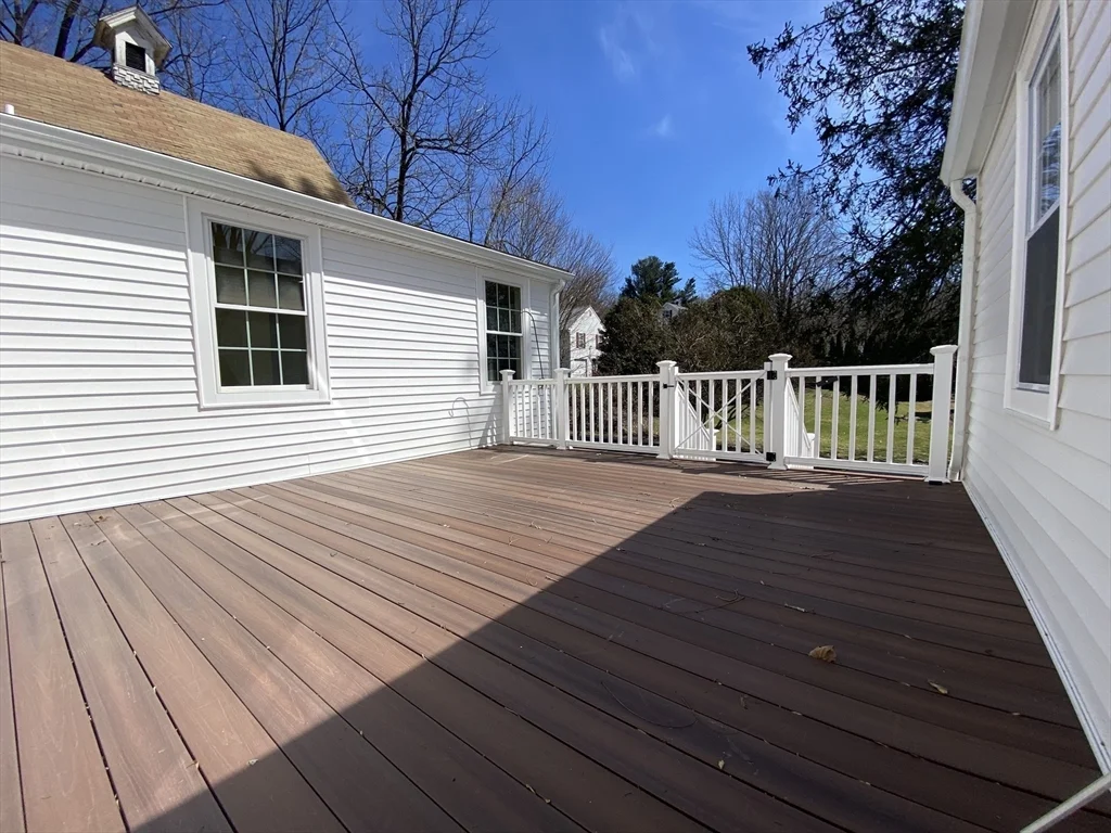 5 bed, 3 bath apartment for rent at 74 Moore Ave Unit N/A, Warren — photo 33 of 37