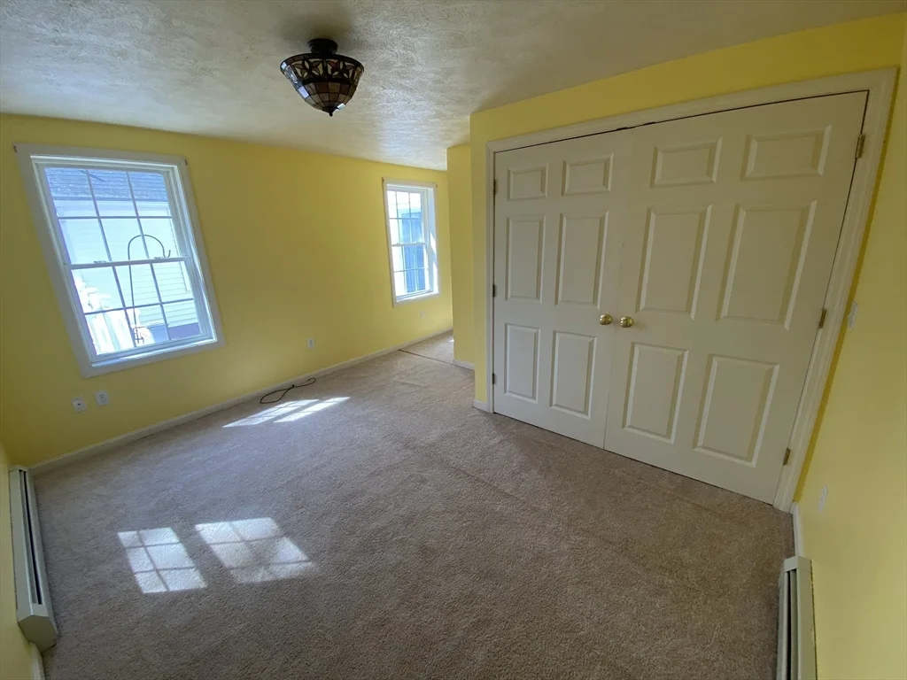 5 bed, 3 bath apartment for rent at 74 Moore Ave Unit N/A, Warren — photo 10 of 37