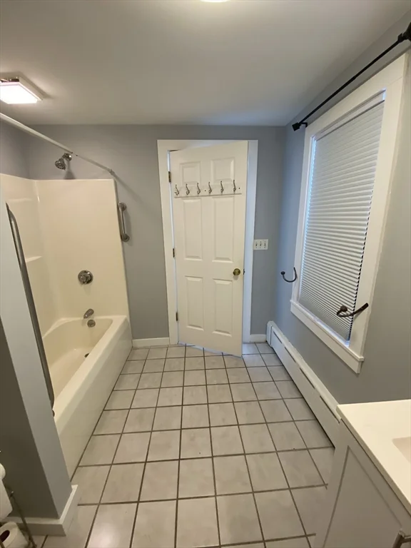5 bed, 3 bath apartment for rent at 74 Moore Ave Unit N/A, Warren — photo 16 of 37