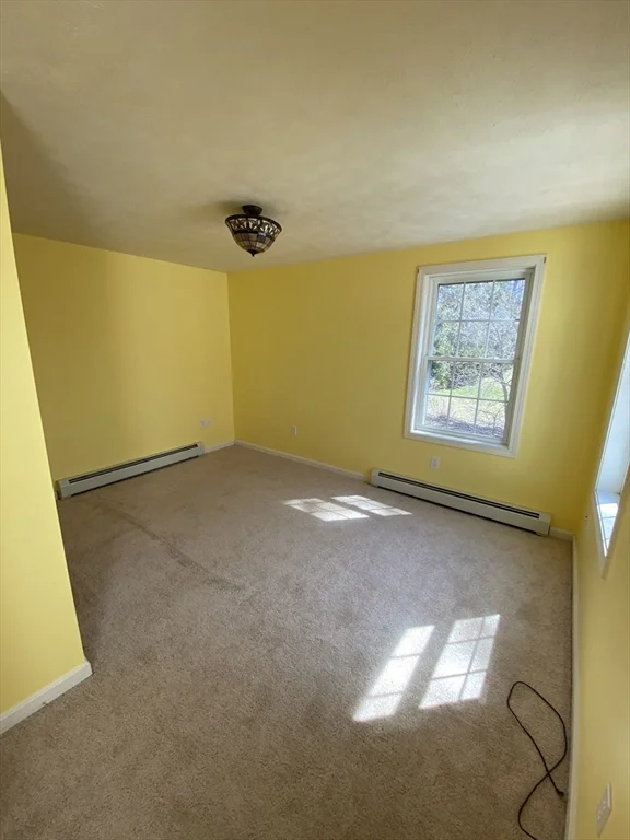 5 bed, 3 bath apartment for rent at 74 Moore Ave Unit N/A, Warren — photo 11 of 37