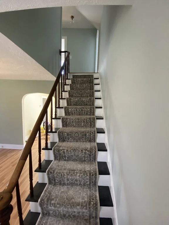 5 bed, 3 bath apartment for rent at 74 Moore Ave Unit N/A, Warren — photo 22 of 37