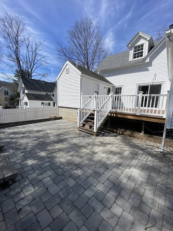 5 bed, 3 bath apartment for rent at 74 Moore Ave Unit N/A, Warren — photo 34 of 37