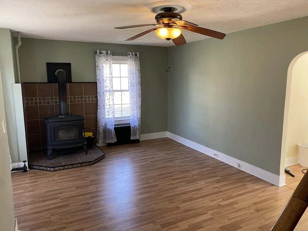 5 bed, 3 bath apartment for rent at 74 Moore Ave Unit N/A, Warren — photo 17 of 37