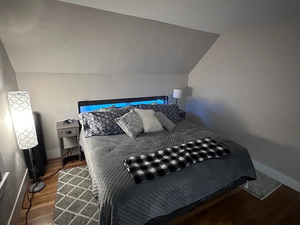 5 bed, 3 bath apartment for rent at 74 Moore Ave Unit N/A, Warren — photo 30 of 37