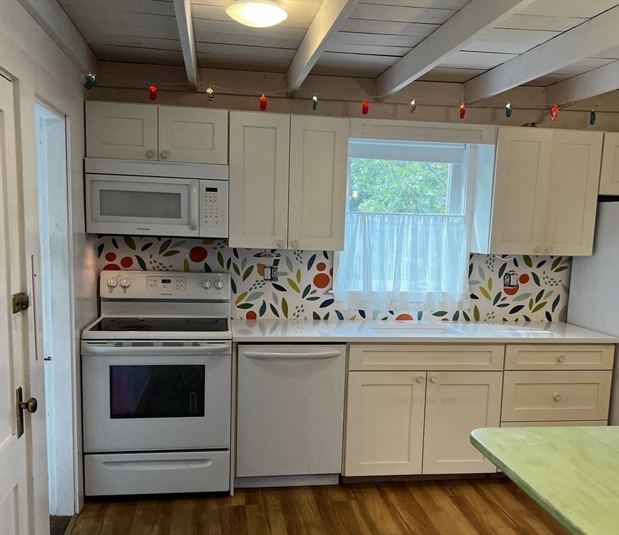 1 bed, 1 bath apartment for rent at 74 Mt Pleasant Av Unit 2, Gloucester — photo 8 of 20