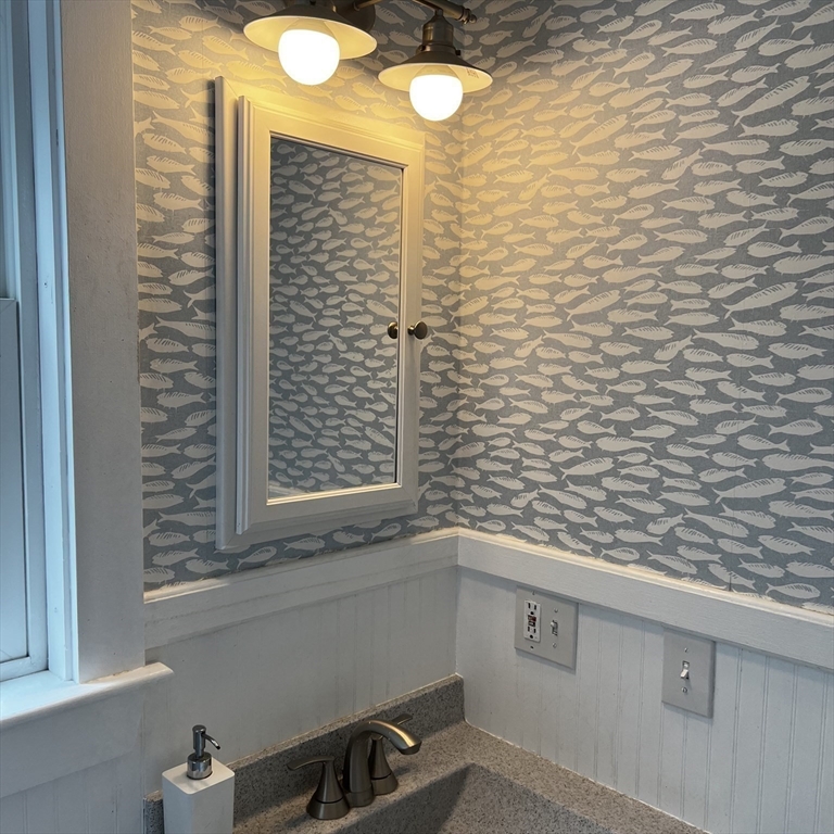 1 bed, 1 bath apartment for rent at 74 Mt Pleasant Av Unit 2, Gloucester — photo 14 of 20