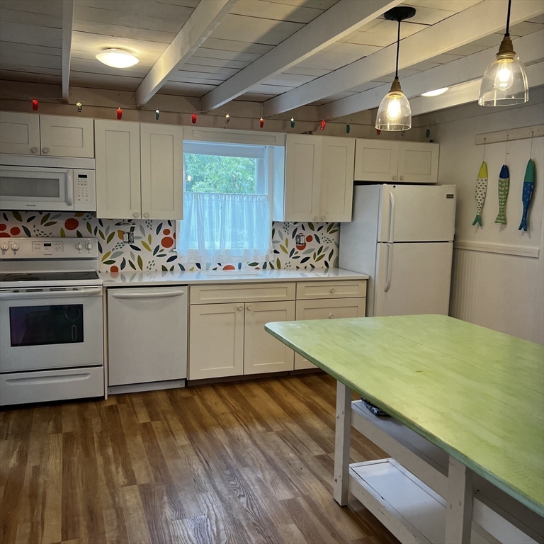 1 bed, 1 bath apartment for rent at 74 Mt Pleasant Av Unit 2, Gloucester — photo 7 of 20