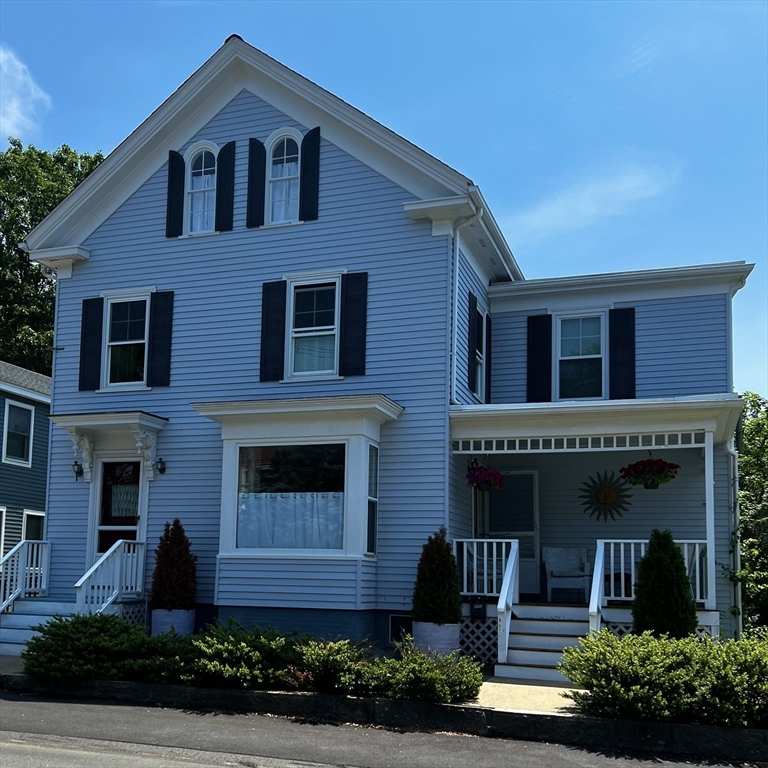 1 bed, 1 bath apartment for rent at 74 Mt Pleasant Av Unit 2, Gloucester — photo 1 of 20