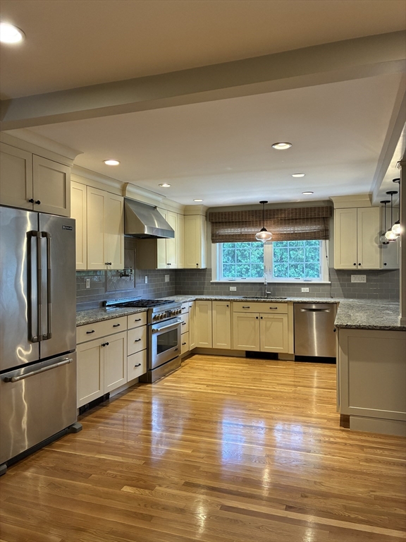 3 bed, 2 bath apartment for rent at 74 Munroe St, Belmont — photo 14 of 19