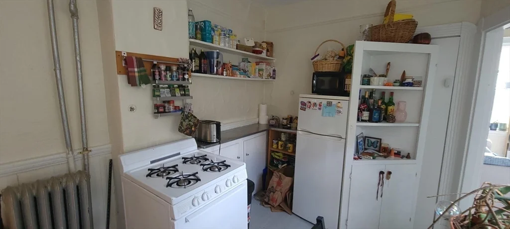 Studio bed, 1 bath apartment for rent at 74 Myrtle St Unit 10, Beacon Hill — photo 6 of 8