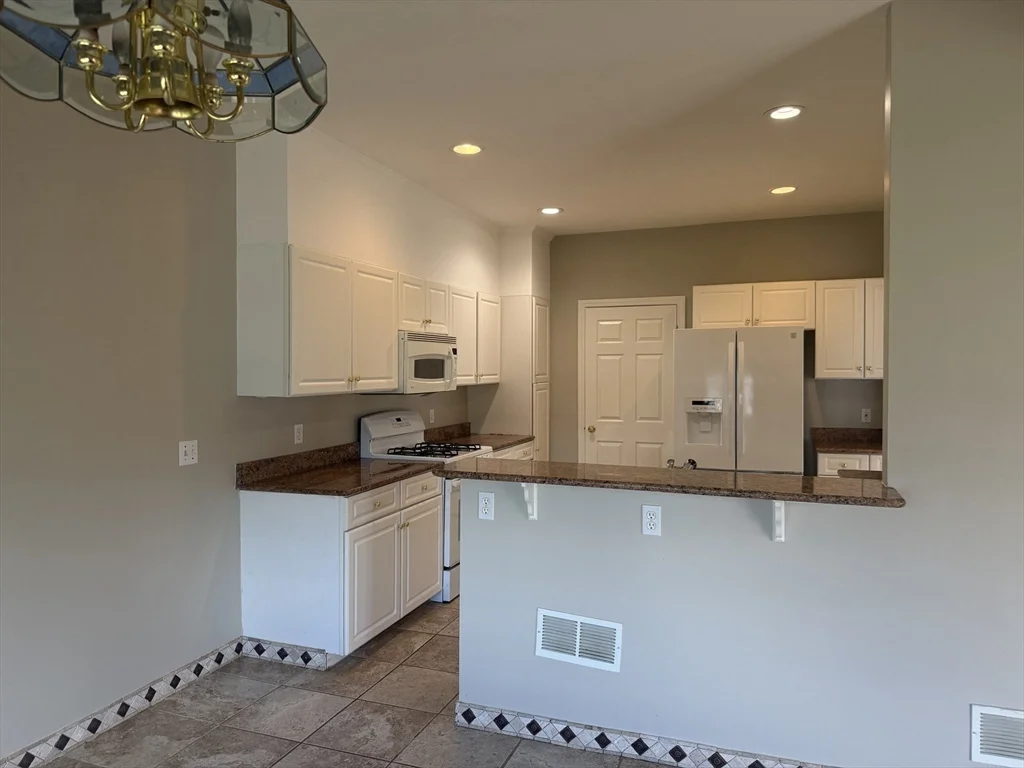 2 bed, 3 bath apartment for rent at 74 Odonnell Ave Unit 74, Shrewsbury — photo 10 of 41