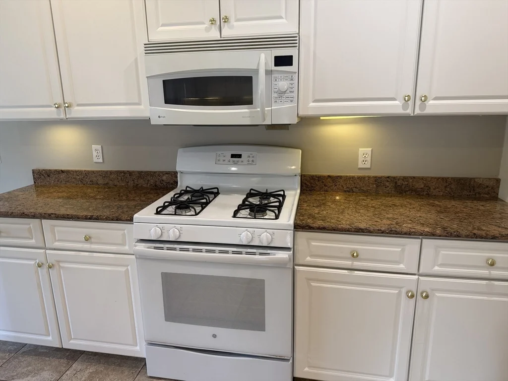 2 bed, 3 bath apartment for rent at 74 Odonnell Ave Unit 74, Shrewsbury — photo 6 of 41