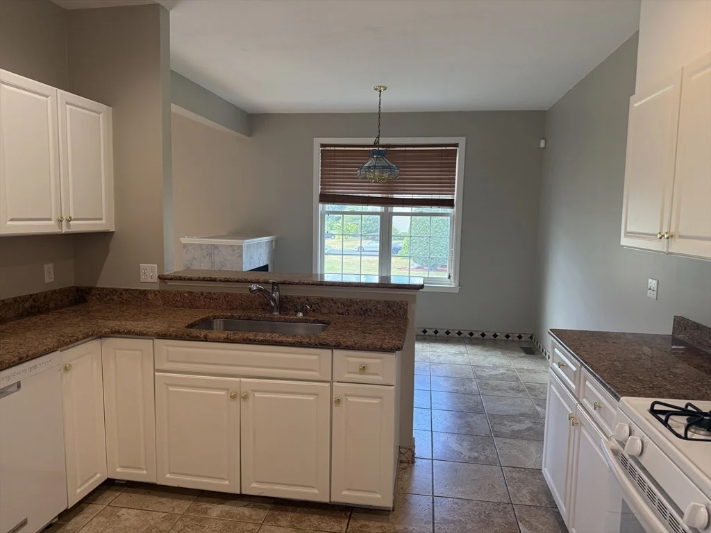 2 bed, 3 bath apartment for rent at 74 Odonnell Ave Unit 74, Shrewsbury — photo 8 of 41
