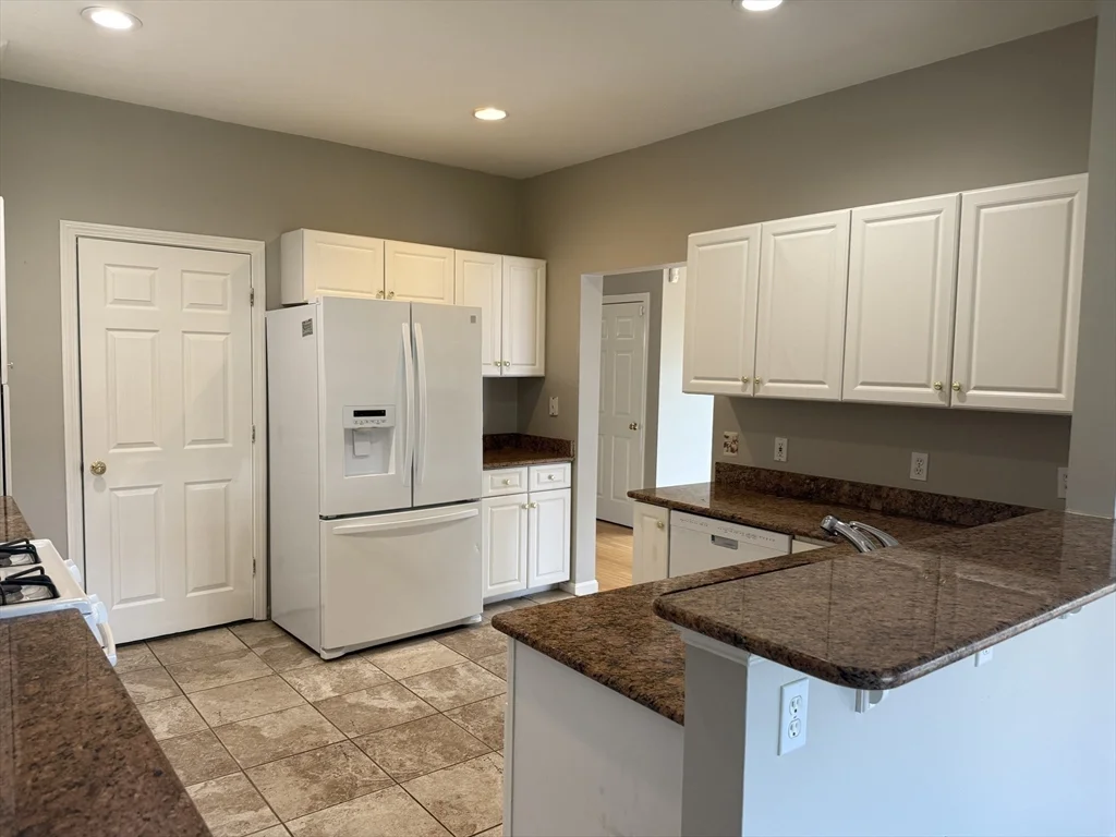 2 bed, 3 bath apartment for rent at 74 Odonnell Ave Unit 74, Shrewsbury — photo 9 of 41