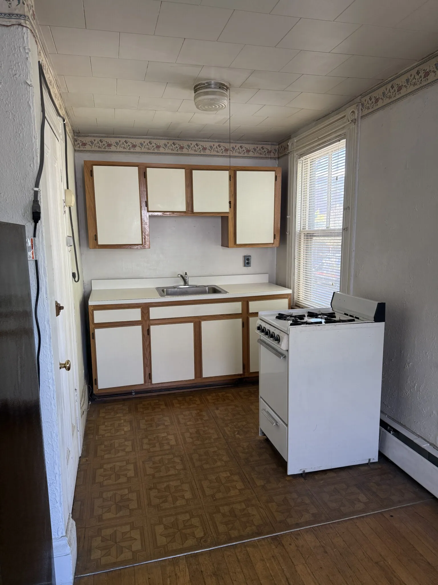Studio bed, 1 bath apartment for rent at 74 Otis St Unit 2F, East Cambridge — photo 1 of 12