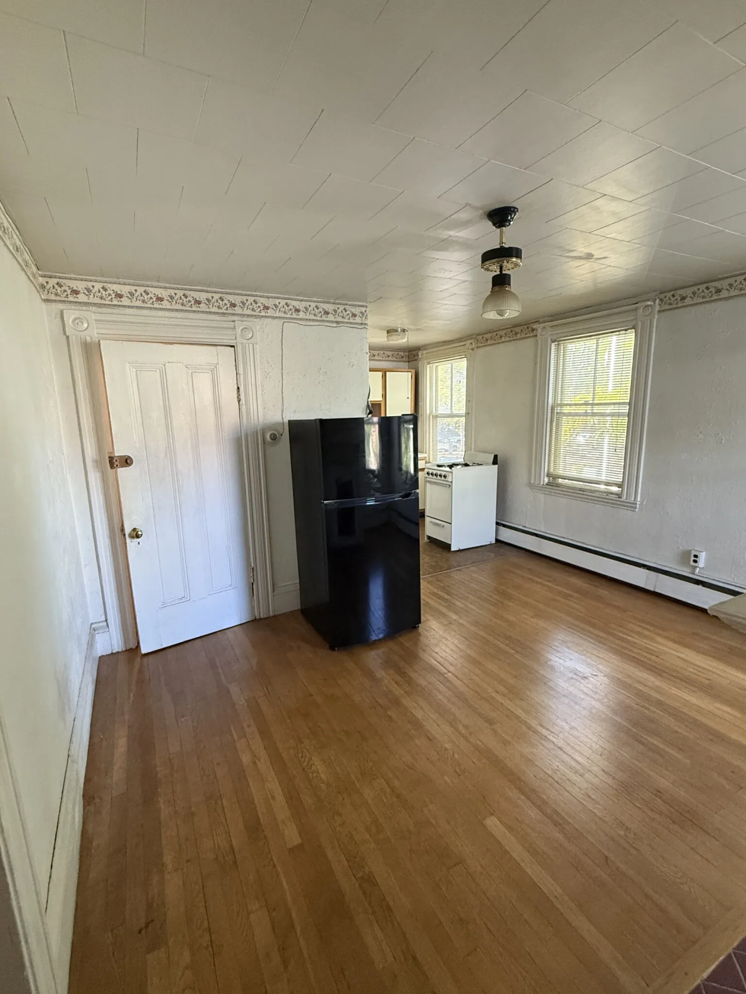 Studio bed, 1 bath apartment for rent at 74 Otis St Unit 2F, East Cambridge — photo 2 of 12