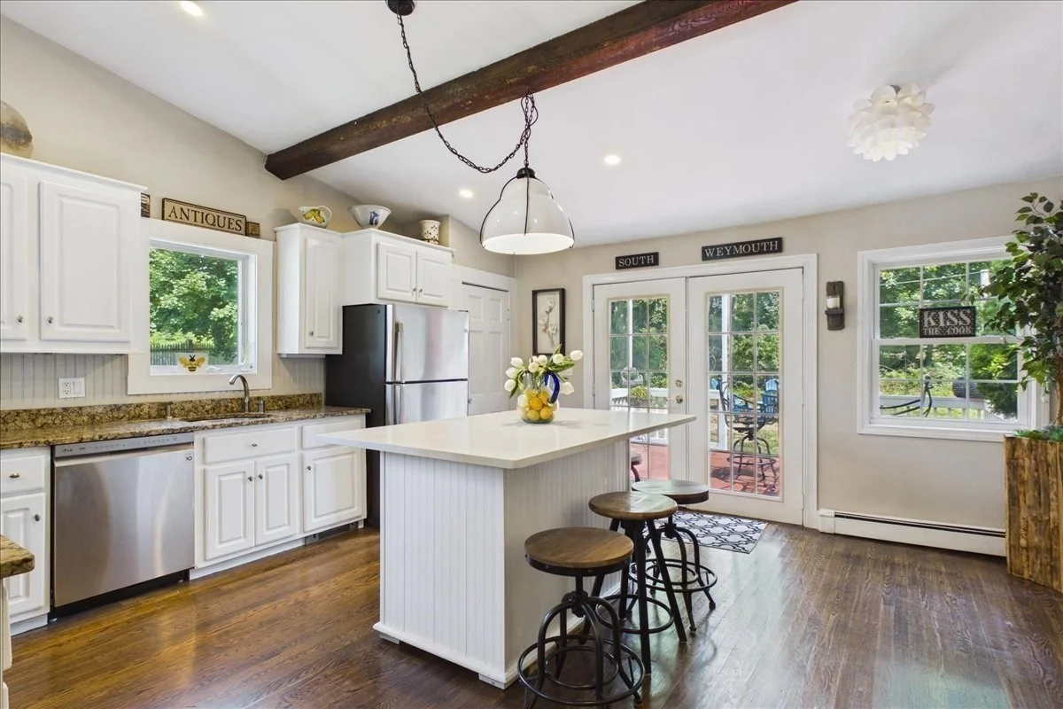 3 bed, 1 bath apartment for rent at 74 Park Ave Unit 74, Weymouth — photo 3 of 16