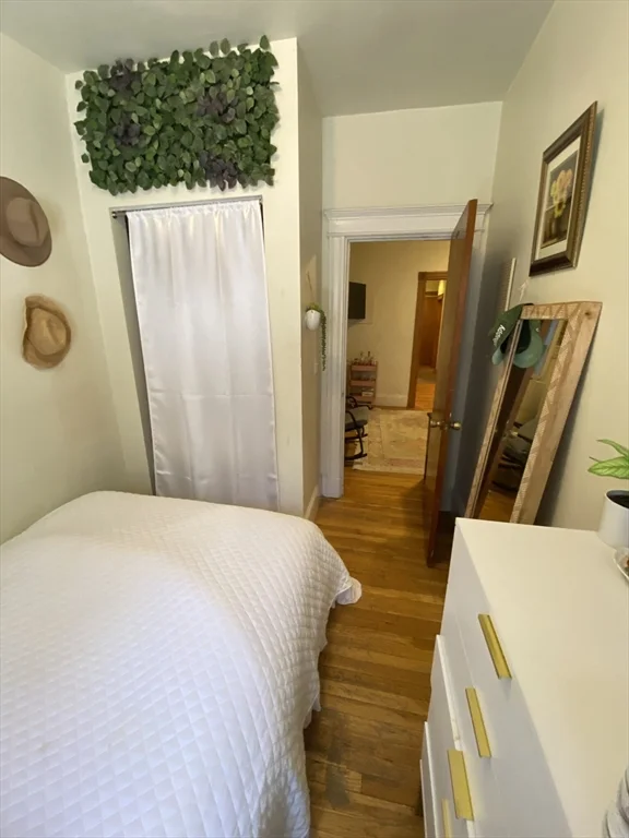 2 bed, 1 bath apartment for rent at 74 Phillips St Unit 2, Beacon Hill — photo 13 of 15