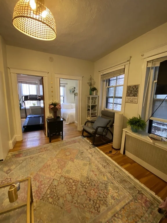 2 bed, 1 bath apartment for rent at 74 Phillips St Unit 2, Beacon Hill — photo 3 of 15