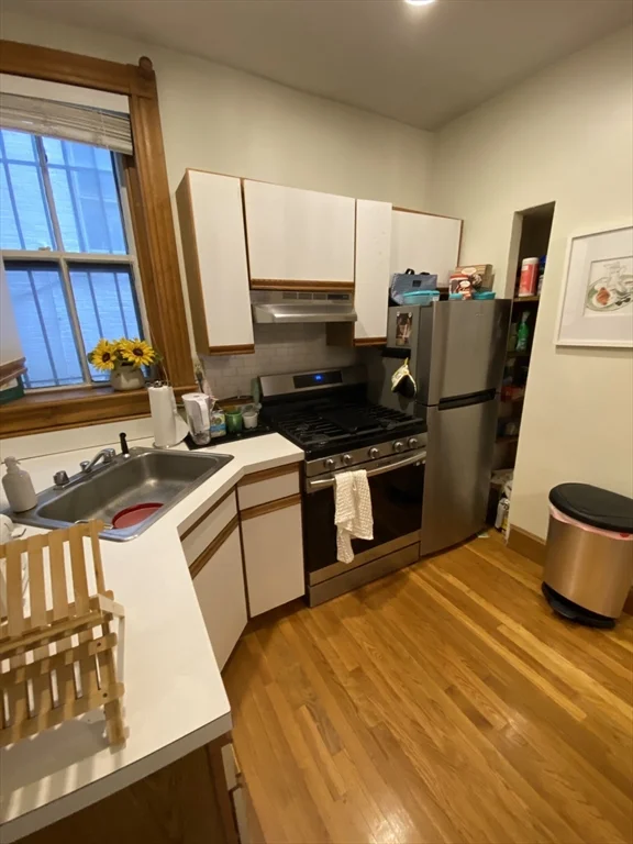 2 bed, 1 bath apartment for rent at 74 Phillips St Unit 2, Beacon Hill — photo 1 of 15