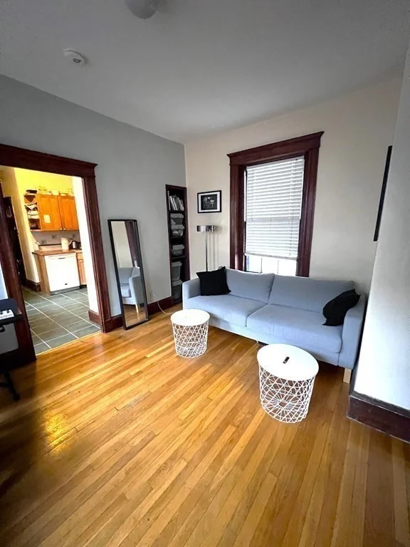 1 bed, 1 bath apartment for rent at 74 Phillps Unit 8, Beacon Hill — photo 4 of 8