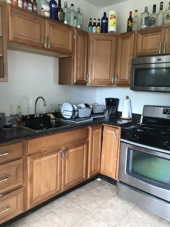 3 bed, 1 bath apartment for rent at 74 Prospect St Unit 2, Somerville — photo 1 of 12
