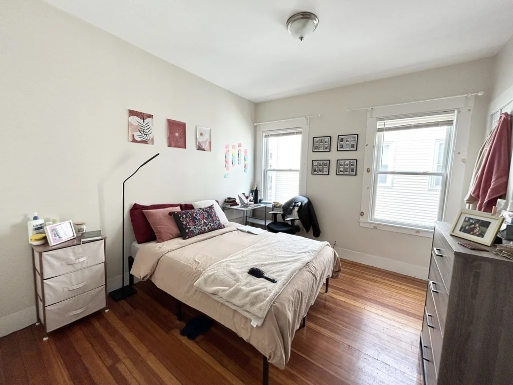 3 bed, 1 bath apartment for rent at 74 Romsey St Unit 2, Dorchester — photo 5 of 9