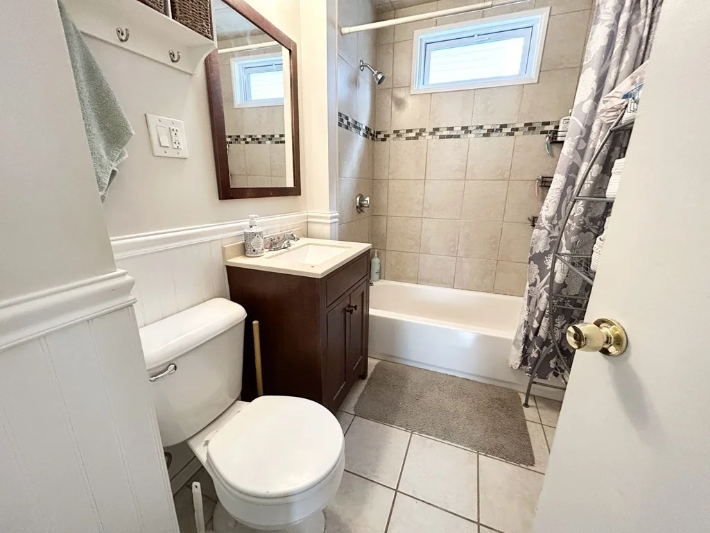 3 bed, 1 bath apartment for rent at 74 Romsey St Unit 2, Dorchester — photo 8 of 9