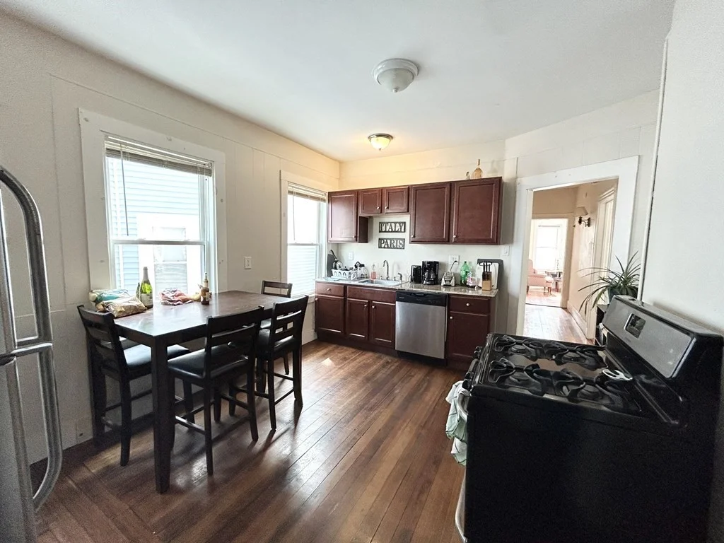 3 bed, 1 bath apartment for rent at 74 Romsey St Unit 2, Dorchester — photo 2 of 9