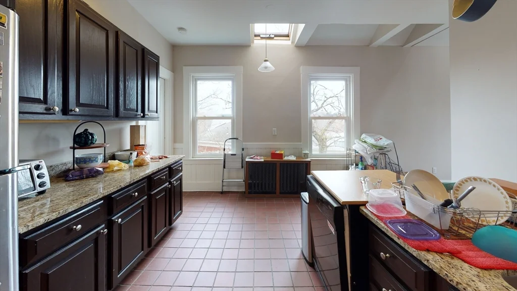 3 bed, 2 bath apartment for rent at 74 Saint Rose St Unit 3, Boston — photo 2 of 12