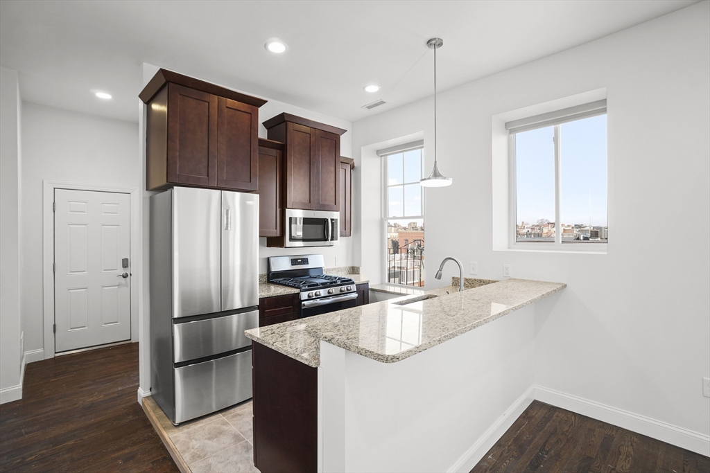 3 bed, 2 bath apartment for rent at 74 Salem St Unit 3, North End — photo 5 of 23