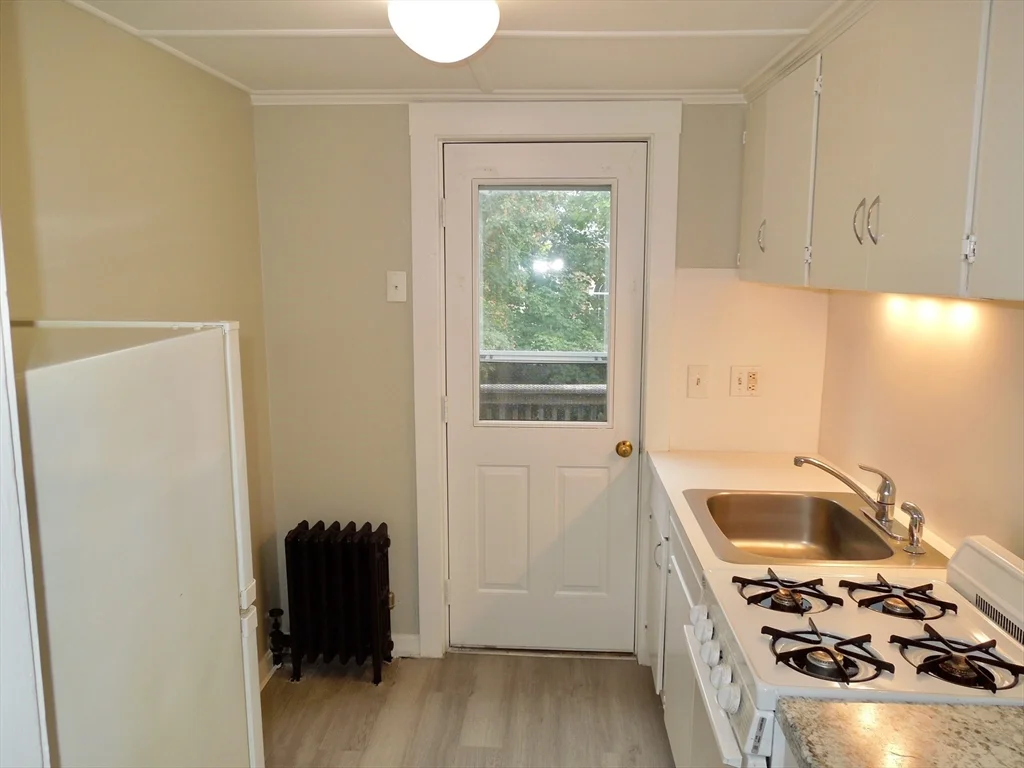 1 bed, 1 bath apartment for rent at 74 Sandwich St Unit 2N, Plymouth — photo 4 of 6