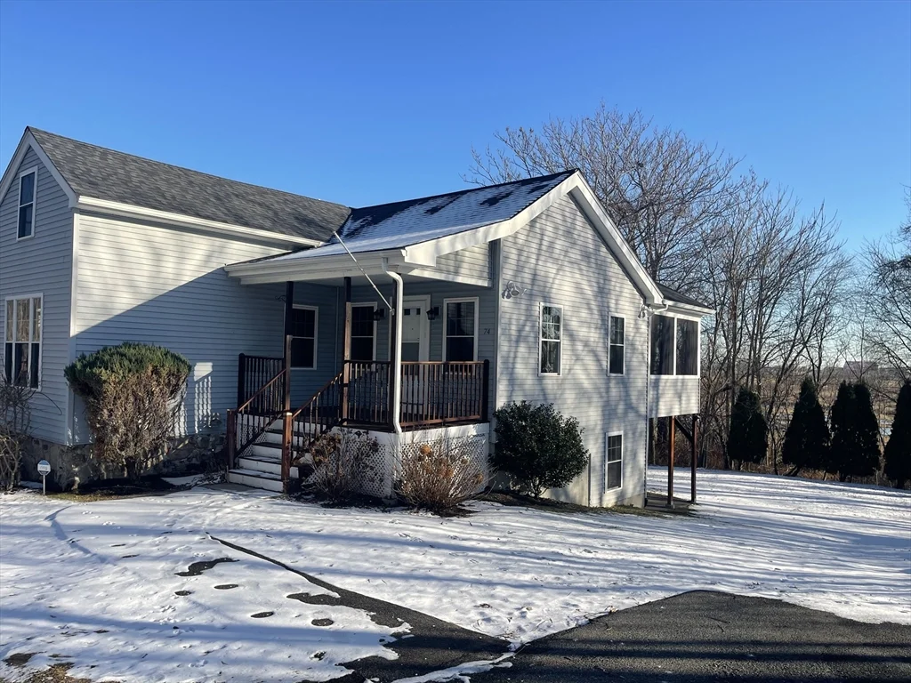 3 bed, 1 bath apartment for rent at 74 Saugus, Saugus — photo 5 of 19