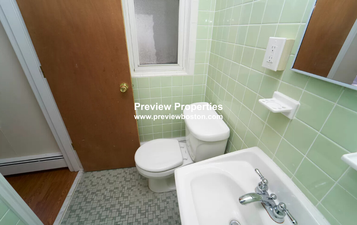 1 bed, 1 bath apartment for rent at 74 South Huntington Ave Unit 2P, Jamaica Plain — photo 8 of 10