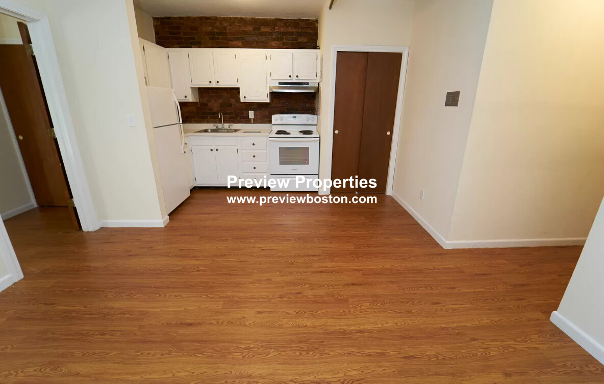 1 bed, 1 bath apartment for rent at 74 South Huntington Ave Unit 2P, Jamaica Plain — photo 4 of 10