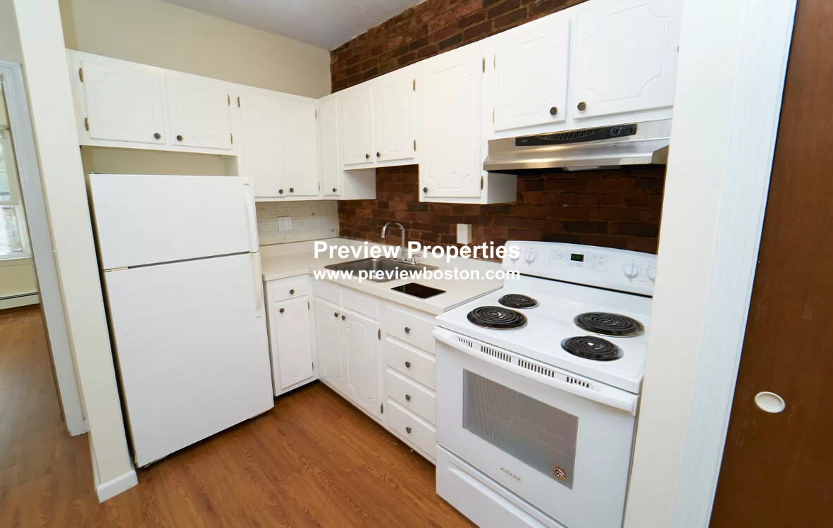 1 bed, 1 bath apartment for rent at 74 South Huntington Ave Unit 2P, Jamaica Plain — photo 5 of 10