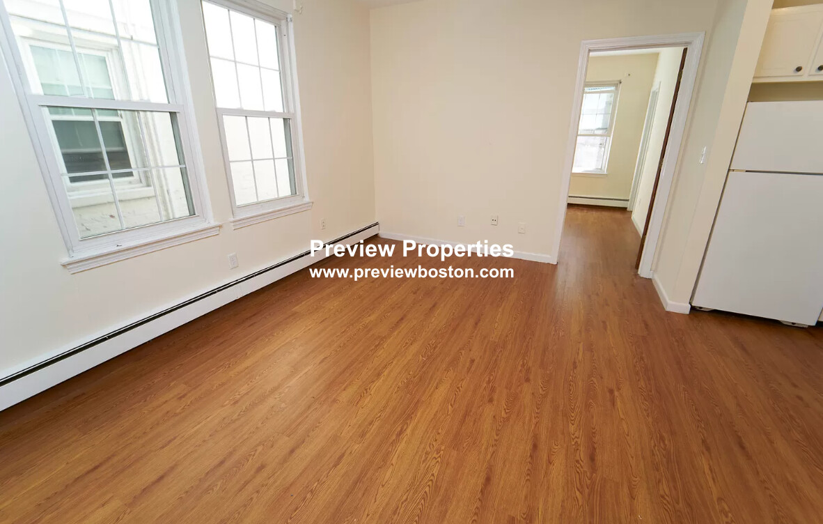 1 bed, 1 bath apartment for rent at 74 South Huntington Ave Unit 2P, Jamaica Plain — photo 2 of 10