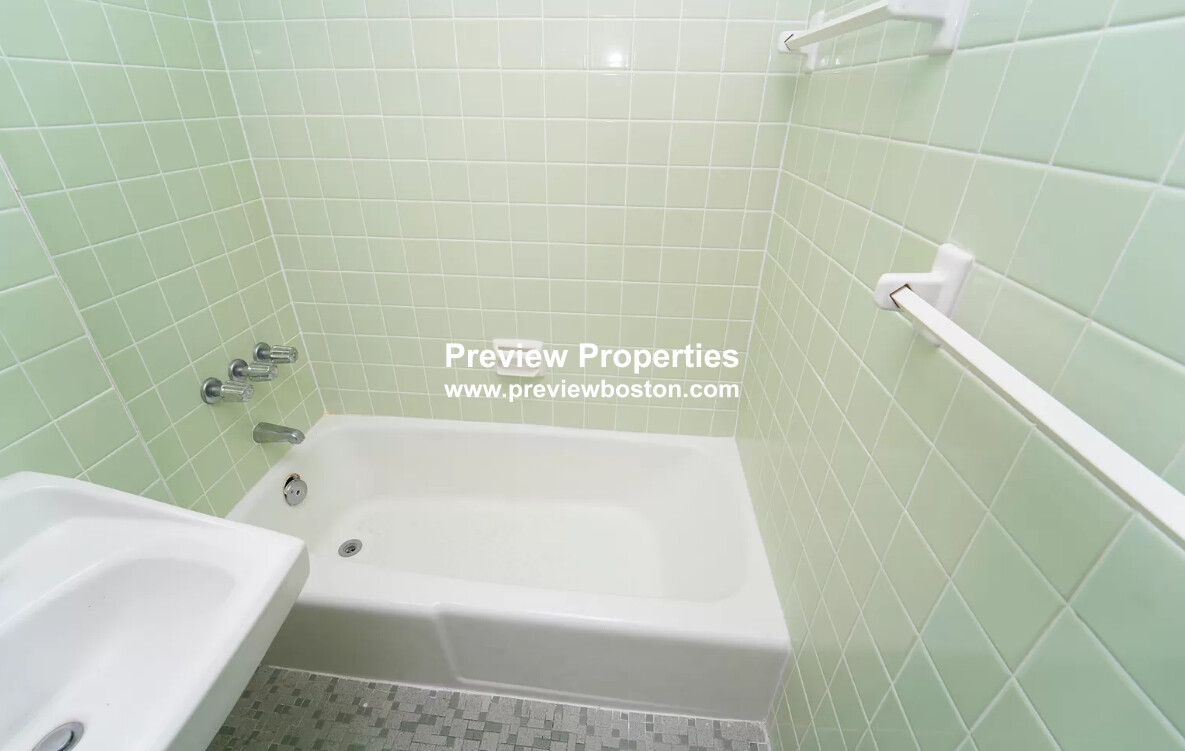 1 bed, 1 bath apartment for rent at 74 South Huntington Ave Unit 2P, Jamaica Plain — photo 10 of 10