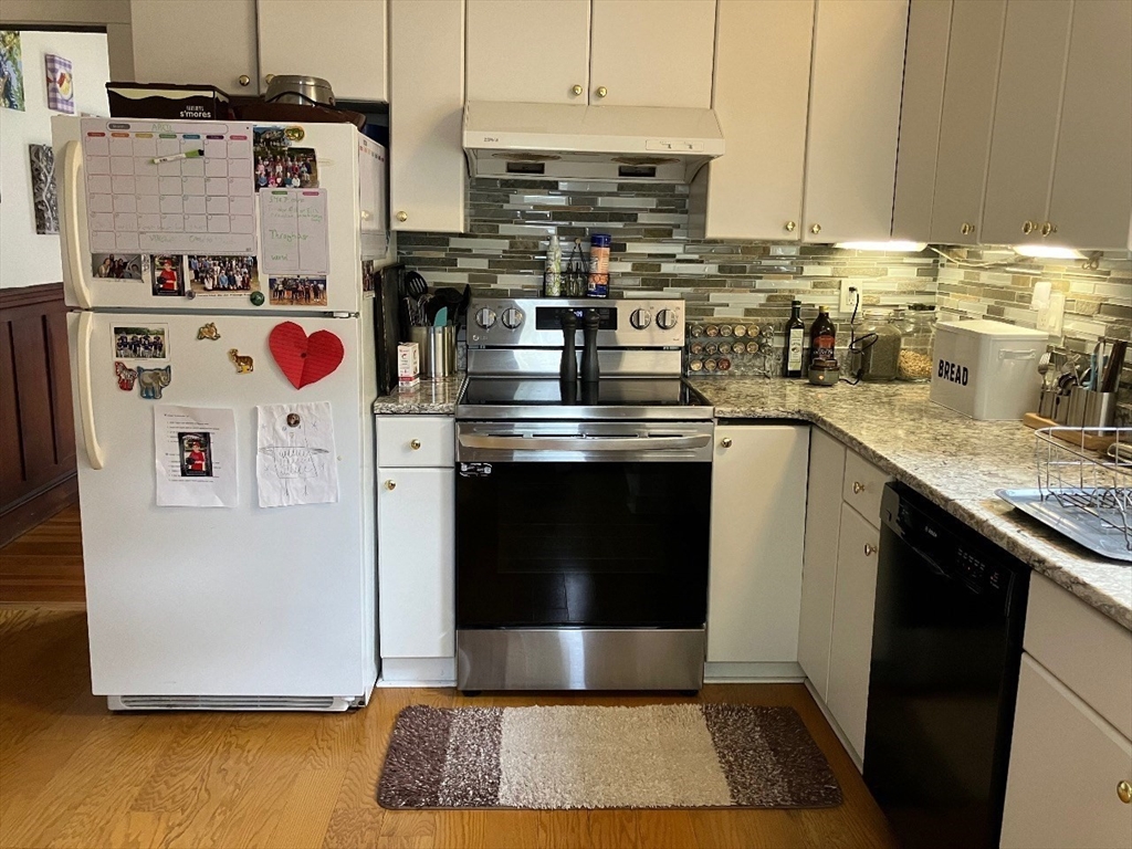 3 bed, 1 bath apartment for rent at 74 Stearns Rd Unit 1, Longwood — photo 7 of 14
