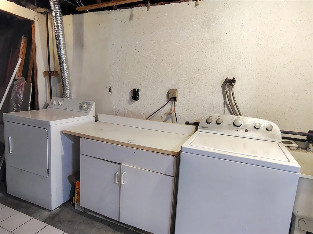3 bed, 2 bath apartment for rent at 74 Thurlow Ave, Revere — photo 13 of 18