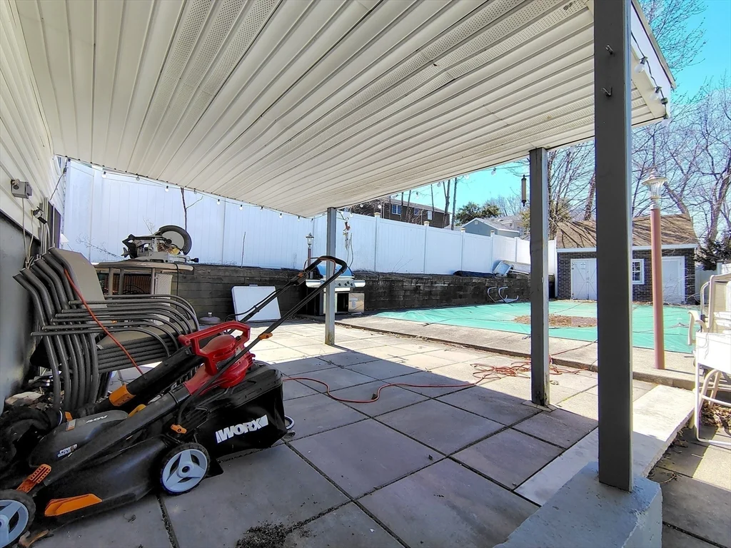 3 bed, 2 bath apartment for rent at 74 Thurlow Ave, Revere — photo 17 of 18