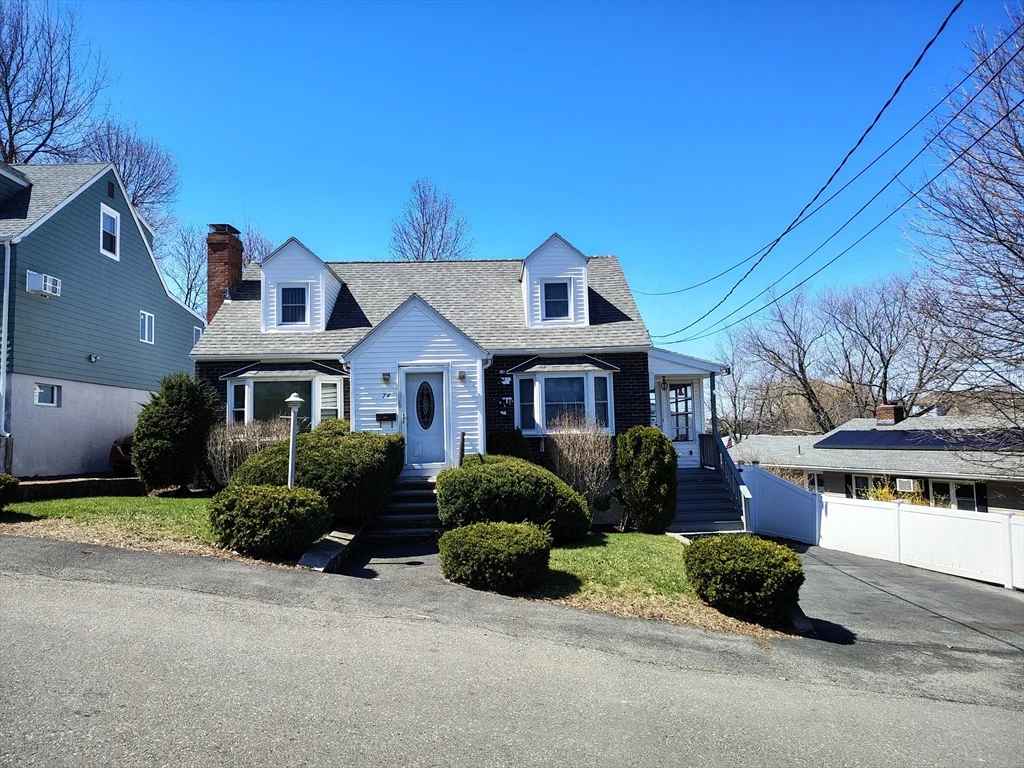 3 bed, 2 bath apartment for rent at 74 Thurlow Ave, Revere — photo 1 of 18