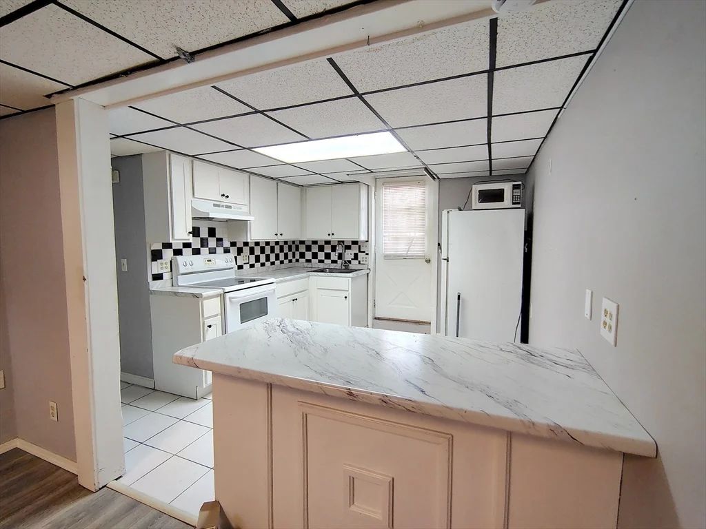 3 bed, 2 bath apartment for rent at 74 Thurlow Ave, Revere — photo 14 of 18