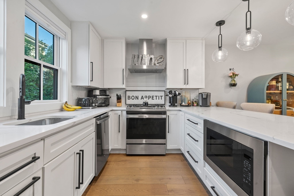 4 bed, 2 bath apartment for rent at 74 Tremont St Unit 74, Charlestown — photo 7 of 24