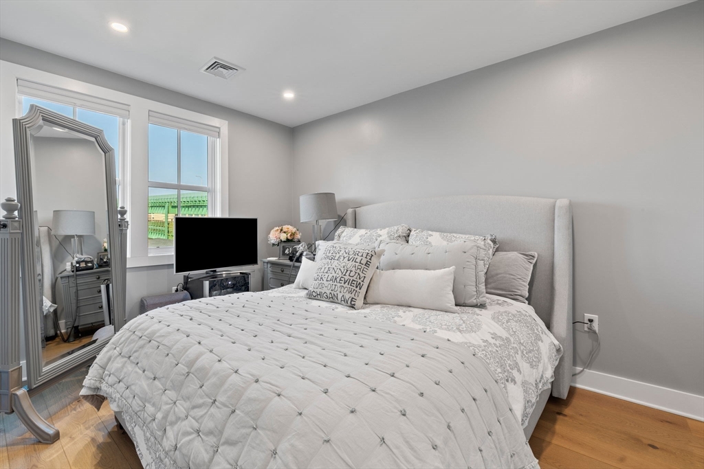 4 bed, 2 bath apartment for rent at 74 Tremont St Unit 74, Charlestown — photo 14 of 24