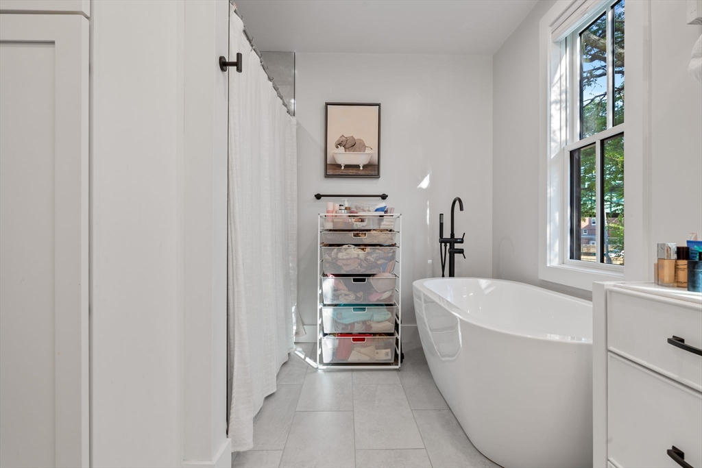 4 bed, 2 bath apartment for rent at 74 Tremont St Unit 74, Charlestown — photo 11 of 24
