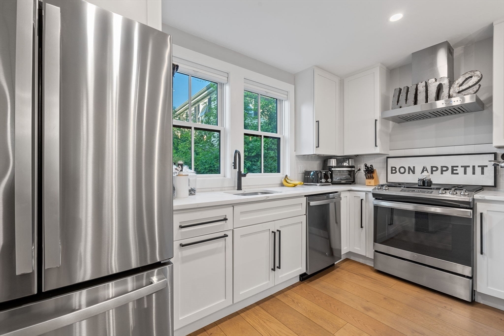 4 bed, 2 bath apartment for rent at 74 Tremont St Unit 74, Charlestown — photo 5 of 24